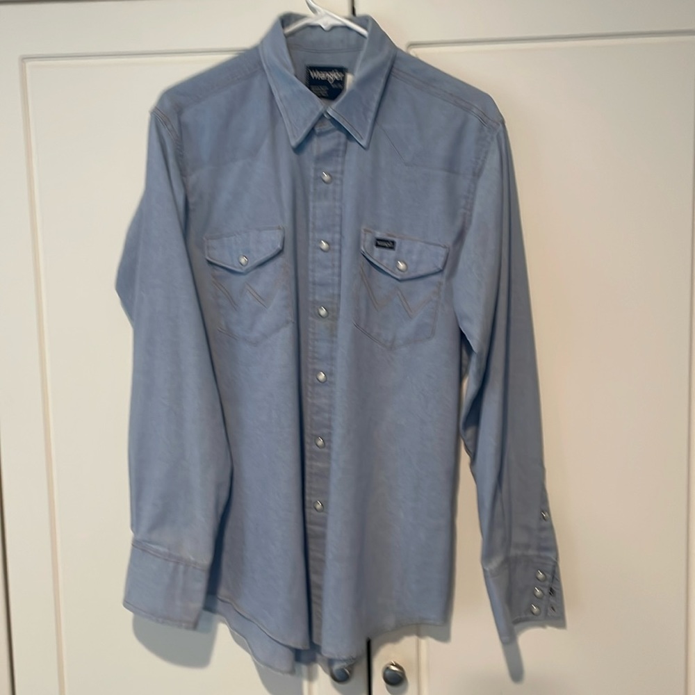 Wrangler men’s button down shirt with pearl snaps